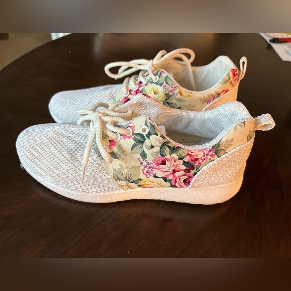 Super Comfy Sneakers, Lightweight